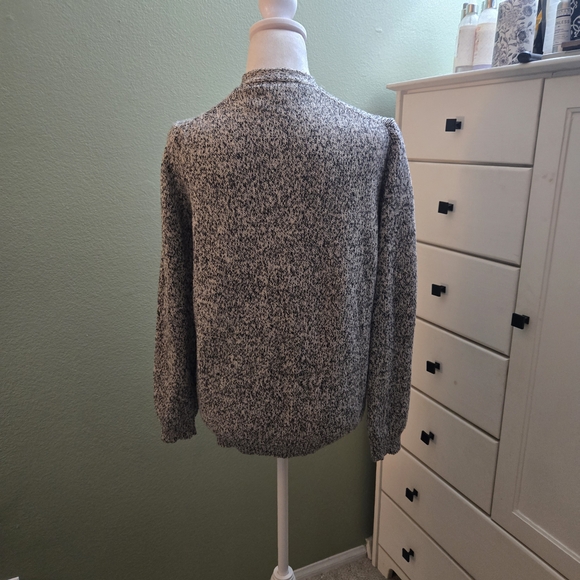 💚 2/$12 or 3/$17  Isaac Mizrahi Black & Creamy White Knit Cardigan - Picture 3 of 8